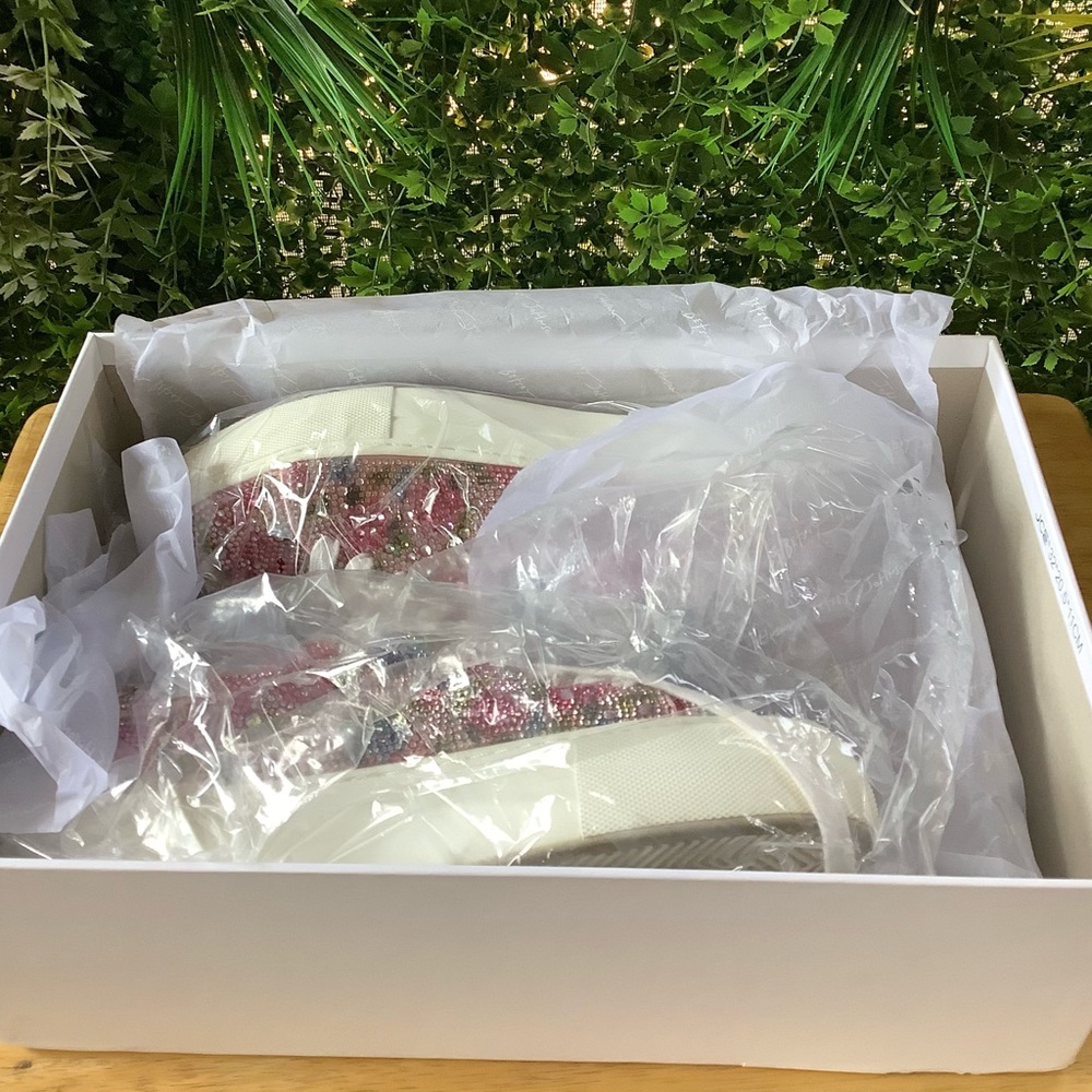 ✨ Betsey Johnson Sidney Rhinestone Sneakers Women’s 7M Multi Sparkle